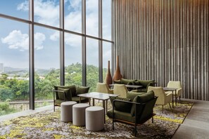 2 bars/lounges - Hyatt Centric Kota Kinabalu (Kota Kinabalu)
