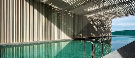 Outdoor pool, pool loungers