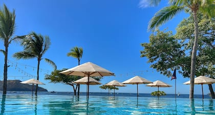 Pacifico L518- 3 Bed Corner Condo- 200MB+ Internet