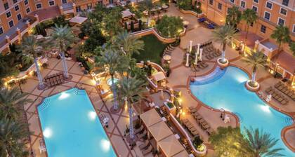 Wyndham Grand Desert 2BR Deluxe, 1 Mile to Strip + Free Parking & WiFi