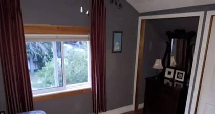 Guest House - Manitoulin Cottage