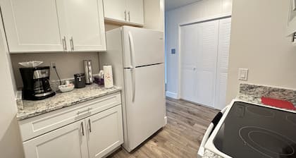 Cozy 1 Bedroom Apartment in Downtown Gadsden, AL