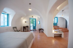 Villa | Desk, laptop workspace, free WiFi, bed sheets - Santorinio Yellow House (Santorini)