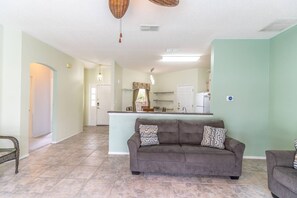 獨棟房屋 (544 Fairways Lake Estate) | 外觀