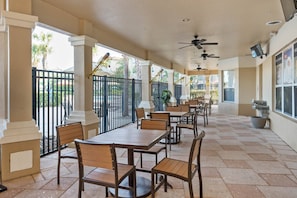 Casa (7755 Windsor Hills) | Fachada
