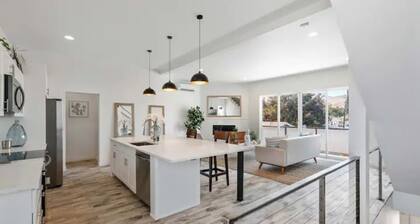 Modern Luxury 3 Story Townhome close to everything Wenatchee!