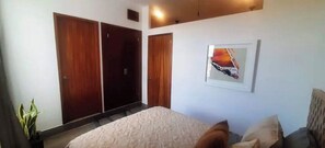 1 Schlafzimmer, Schreibtisch, WLAN, Bettwäsche