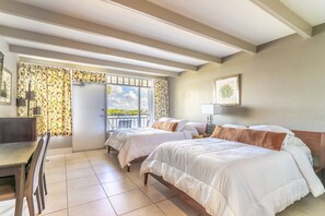 Room (215 Little Harbor Inn) | Exterior