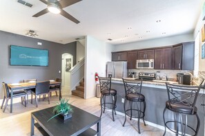 公寓 (222 Regal Palms) | 外觀