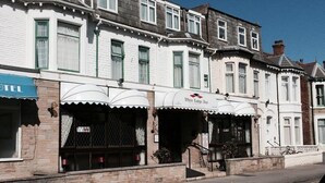 Unclassified image, 4 of 47, button - White Lodge In (Blackpool)
