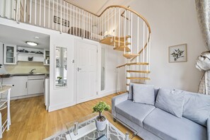 Deluxe-Apartment, eigenes Bad (1 bed Mezzanine) | Lounge