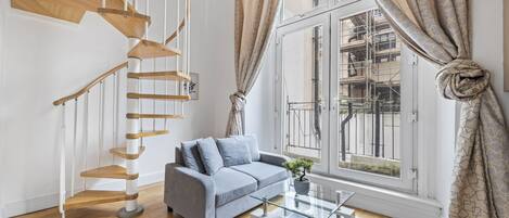 Appartement Deluxe, salle de bains privée (1 bed Mezzanine) | Bar lounge