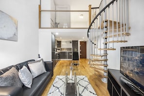 Superior Apartment, Private Bathroom (1A Bed Superior Mezzanine) | Lounge