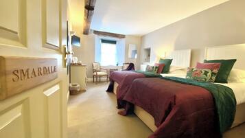 Premier Twin Room | Egyptian cotton sheets, premium bedding, blackout curtains
