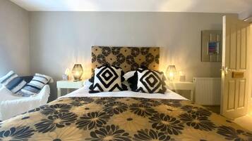 Prémium szoba kétszemélyes ággyal | Egyiptomi pamut ágynemű, prémium ágynemű és egyedi dekoráció