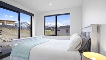 3 bedrooms, iron/ironing board, WiFi