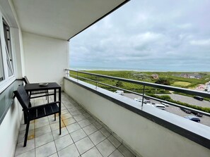 Outdoor dining - Vacation apartment with sea view (Westerland)