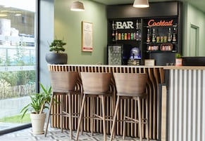 Bar (en la propiedad)