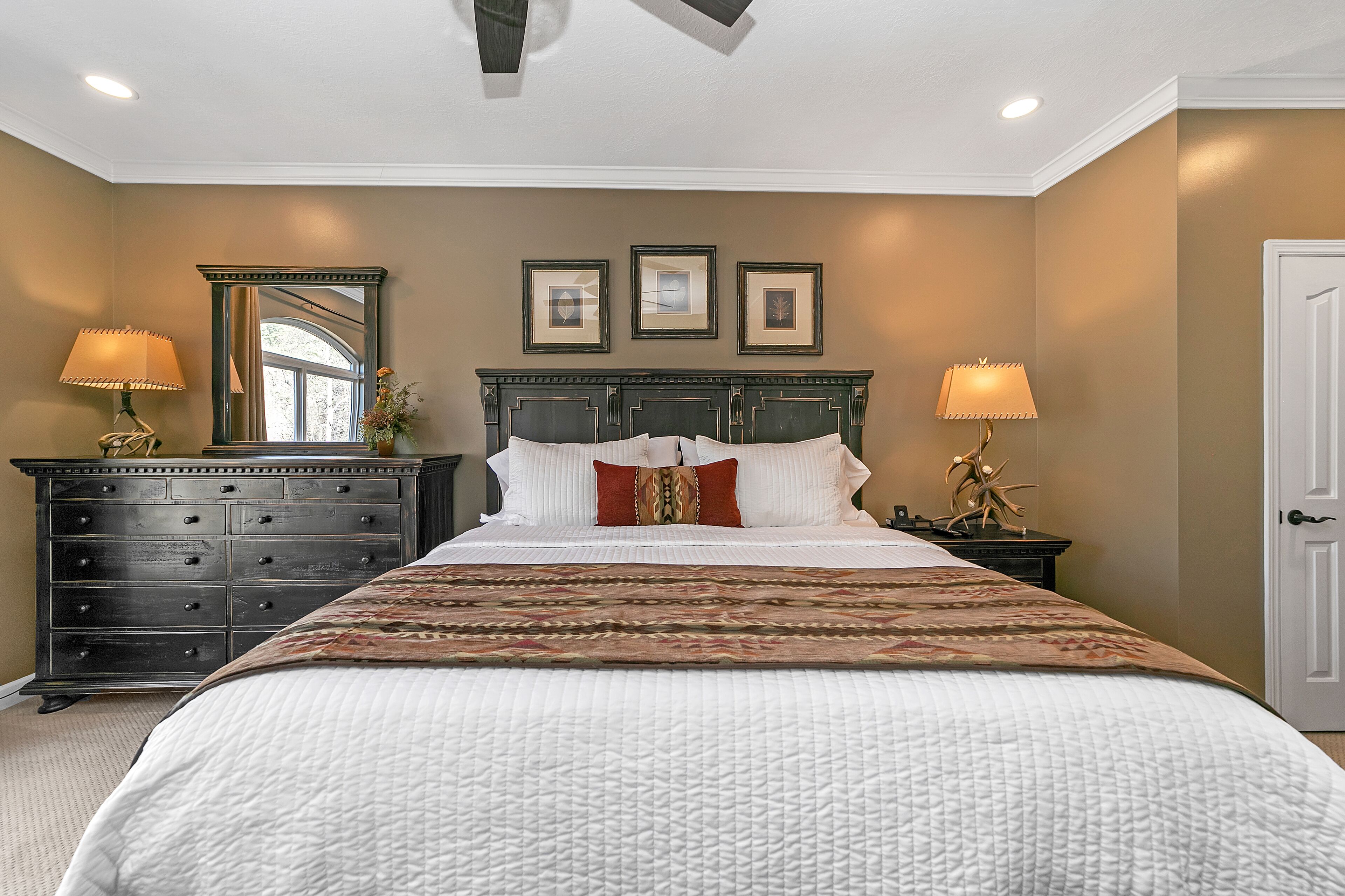 3 bedrooms, iron/ironing board, free WiFi, bed sheets