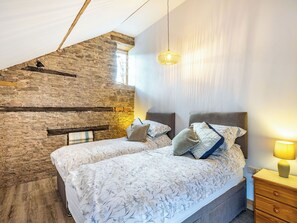 3 quartos, Wi-Fi de cortesia, roupa de cama