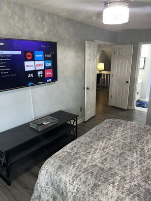 2 bedrooms, in-room safe, desk, iron/ironing board - Accommodated  (Smyrna)