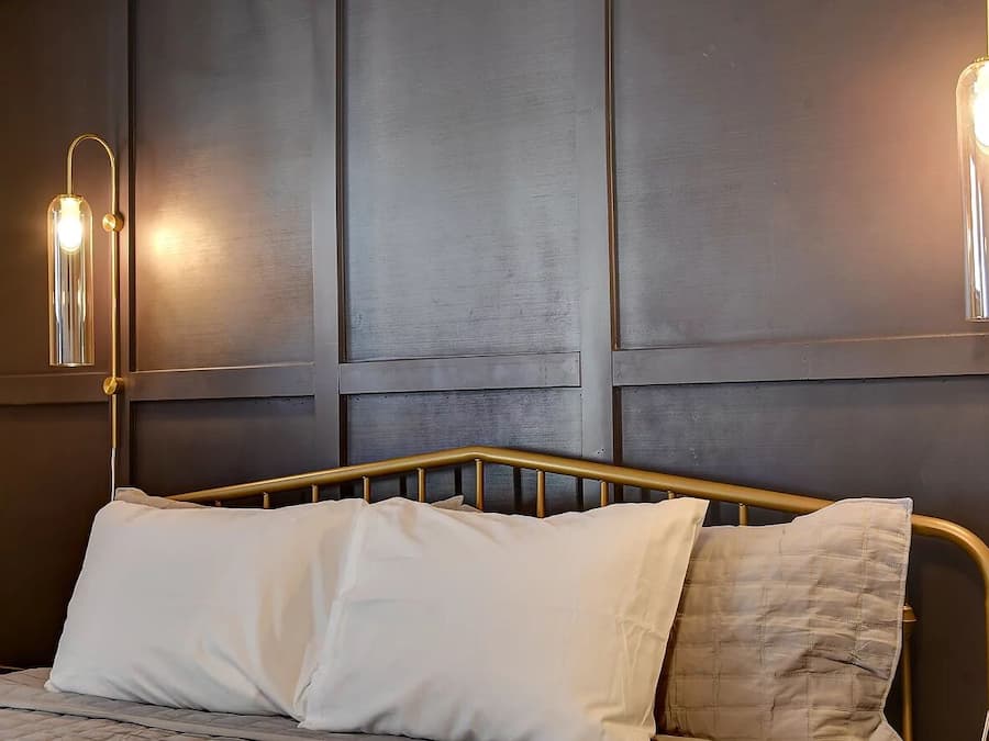 Free WiFi, bed sheets