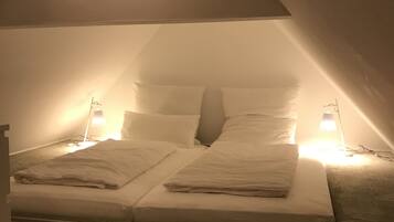 2 slaapkamers, een strijkplank/strijkijzer, reisbedje, gratis wifi