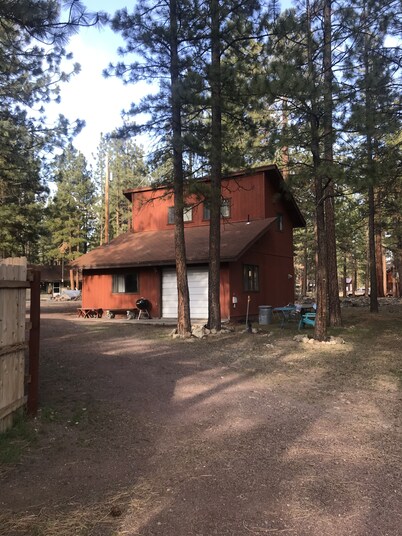 Cozy Adorable Cottage Near Eagle Lake