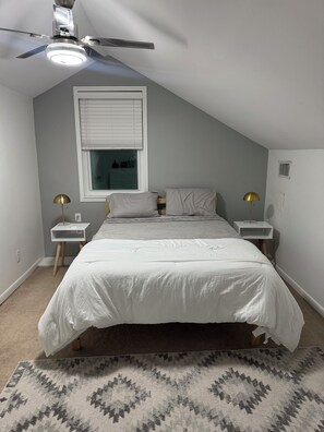 3 chambres, bureau, Wi-Fi gratuit, draps fournis