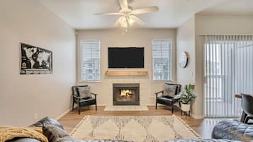 Smart TV, Hulu, streaming services, video library