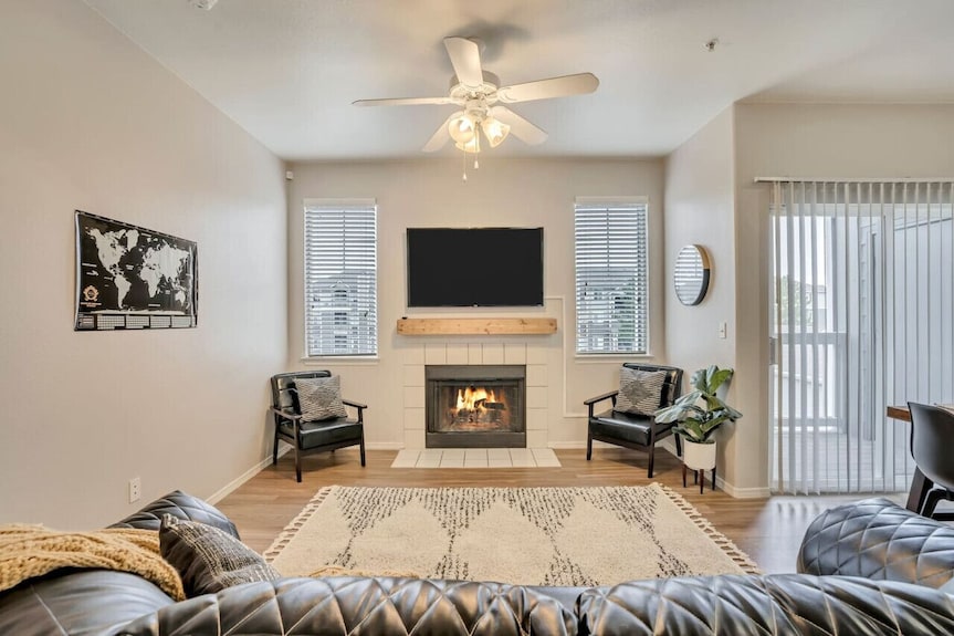 Comfortable 2br Apt With Pool, Hot Tub, And Fitness Center, Close To Hill Afb - Layton, UT