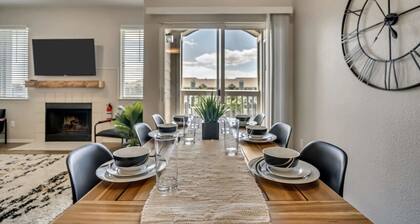 Stylish 2BR Apt with Twin over King Bunk, Pool, and Fitness Center, Close to Hill AFB