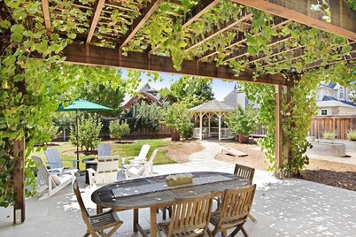 Charming Newcomb Cottage Downtown Sonoma