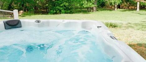 Bain à remous extérieur