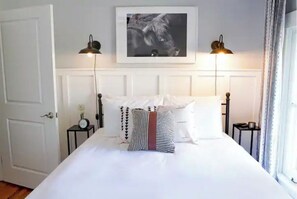 3 camere, una scrivania, ferro/asse da stiro, Wi-Fi gratuito