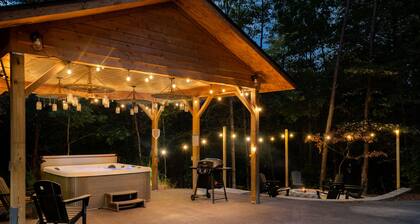 The Hideaway l 4 BR l Hot Tub l Fire Pit l Game Room l .5 miles to Bryce Resort