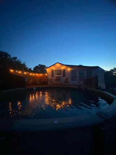 Relaxing Home w/ Private Pool near NRG National Park ☀️🏖 (Family/pet  Friendly)