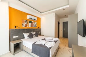 Egyptian cotton sheets, premium bedding, down duvets, memory-foam beds - Leonis Hotel Kaş (Kas)