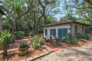 1 Bed/1Bath Cottage