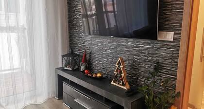 Charmante Wohnung und Parkplatz von Ort