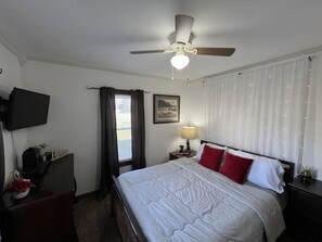 2 bedrooms, iron/ironing board, free WiFi, bed sheets
