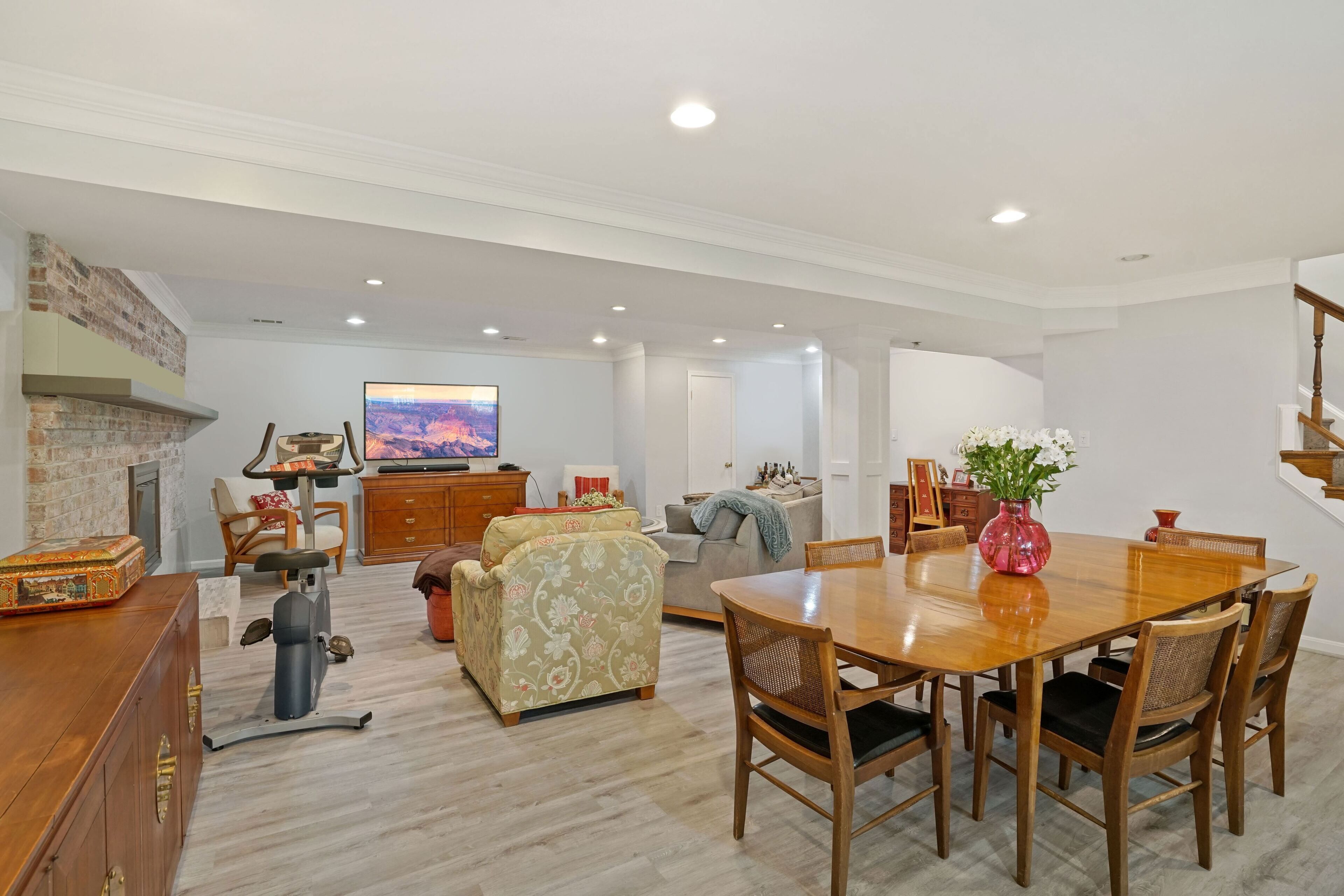 智能电视、壁炉