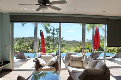 Top Hill Ocean View Home, Vista Bella
