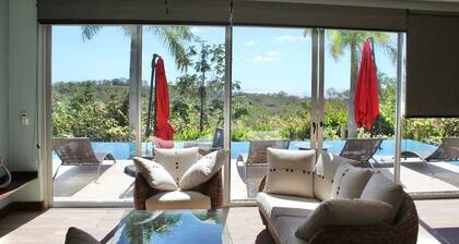 Top Hill Ocean View Home, Vista Bella