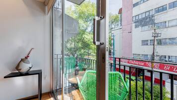 Deluxe Apartment, Balcony (301) | Balcony