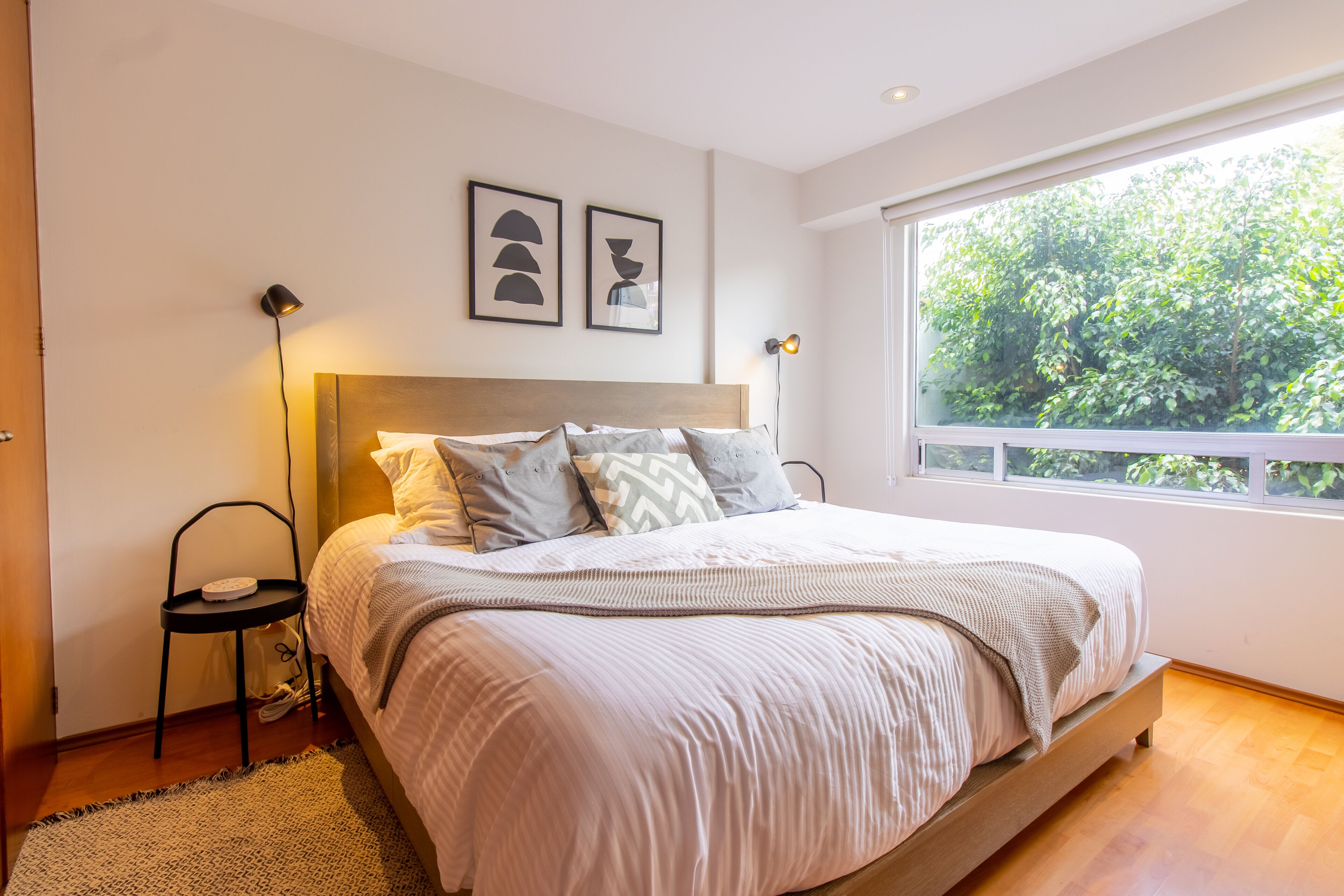 Apartemen Deluks, balkon (301) | 1 kamar tidur, brankas, dan didekorasi berbeda-beda