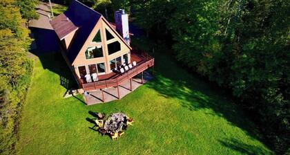 Elk House Hideaway on Lake Gogebic~Hot Tub & Sauna