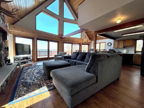 Elk House Hideaway on Lake Gogebic~Hot Tub & Sauna