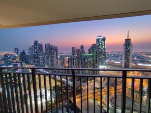 View from property - SuperHost - Chic Apartment With Balcony Close to Burj Khalifa (Dubai)