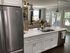 Interior - Gorgeous 3 bedroom house with patio and firepit (Charlotte)